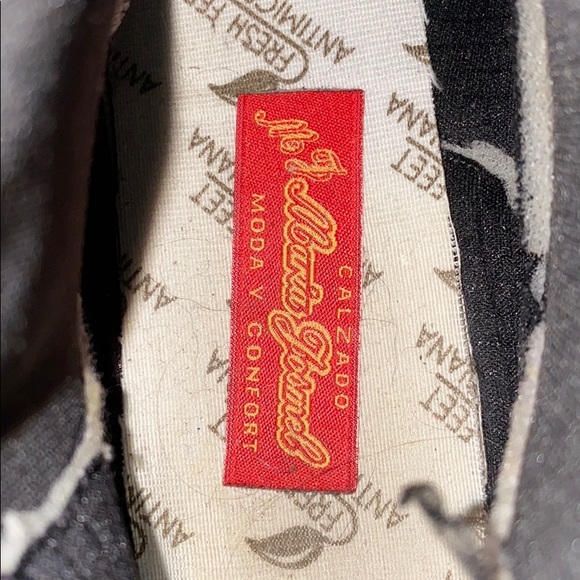 Chelsea Boot - Picture 5 of 6